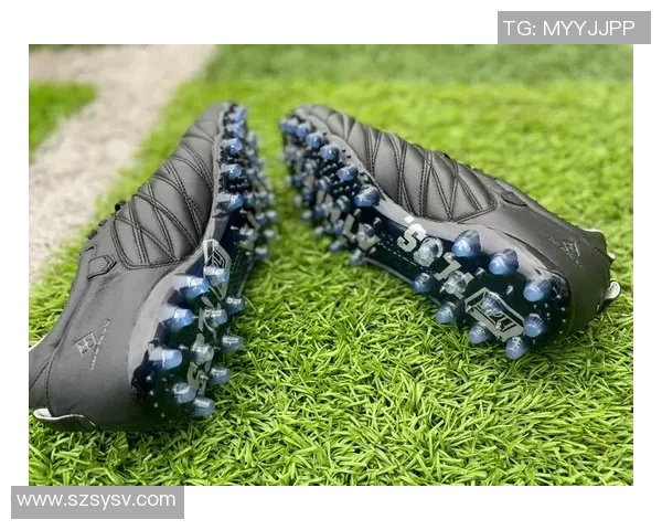 宽脚球星如何选择适合自己的足球鞋提升场上表现 宽脚球星如何选择适合自己的足球鞋提升场上表现